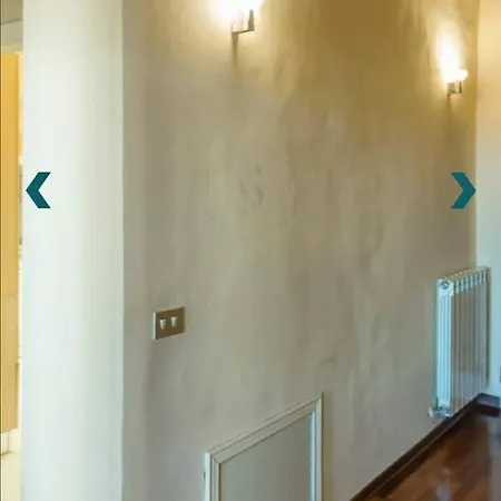 Apartamento Vista Unica Con Parquet - Centro Siena